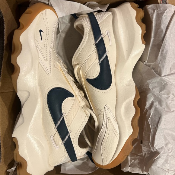 Nike Shoes - Nike TC 7900 - BRAND NEW NEVER WORN